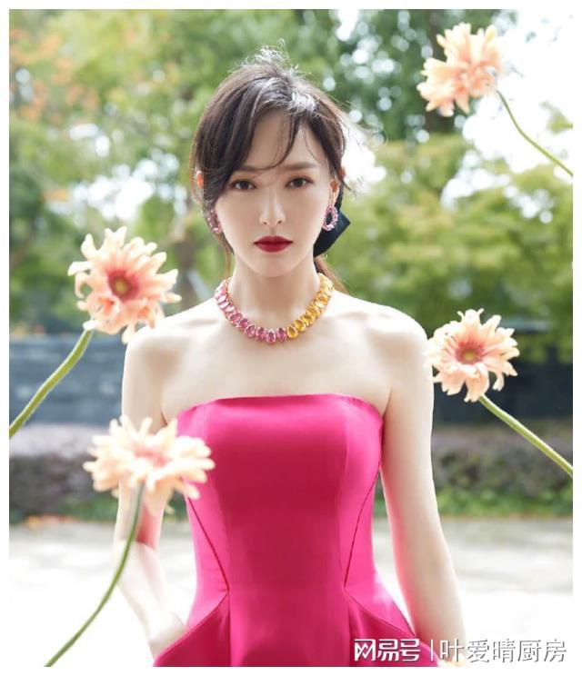 高的10位明星妻子哪位明星的老婆最漂亮ayx爱游戏体育网页版入口娱乐圈颜值最(图25)