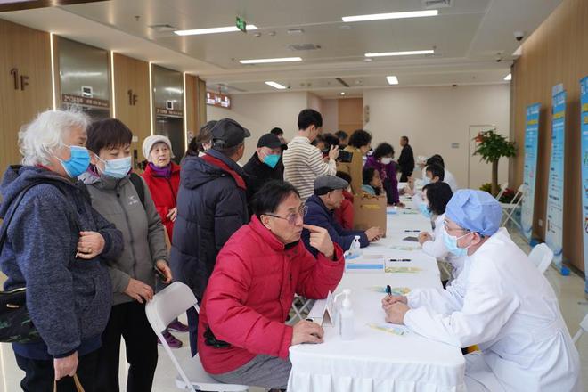 进行动启动口腔健康核心知识点要记牢爱游戏app登录上海老年口腔健康促(图2)
